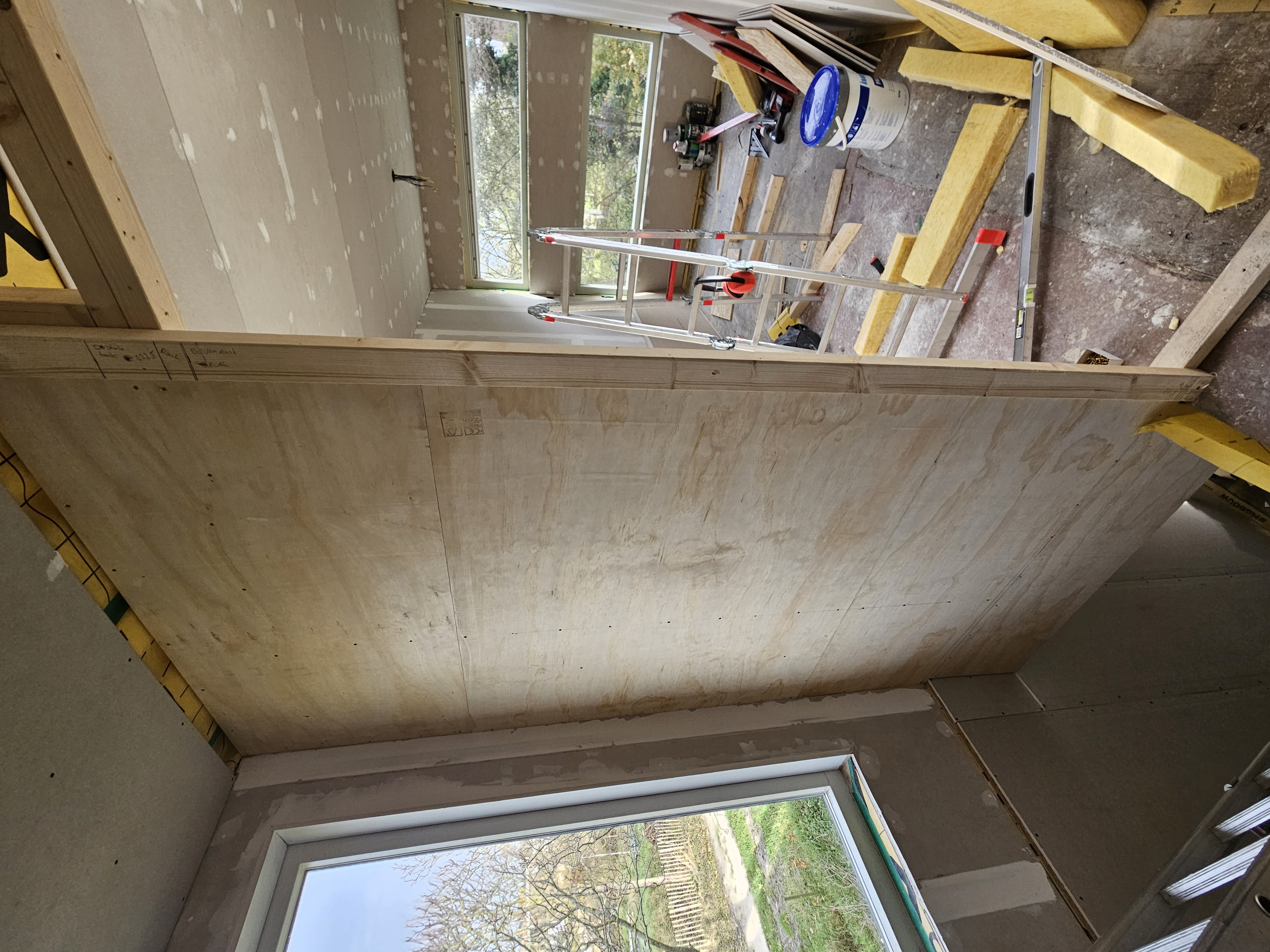 De trapgat afwerken met underlayment